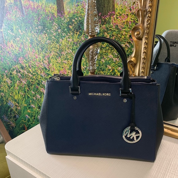 Michael Kors beautiful handbag brand new